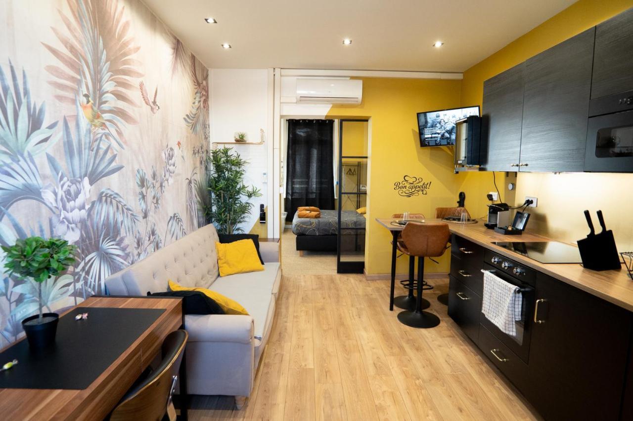 ואלנסיין Capsule Premium Balneo & Home Cinema מראה חיצוני תמונה